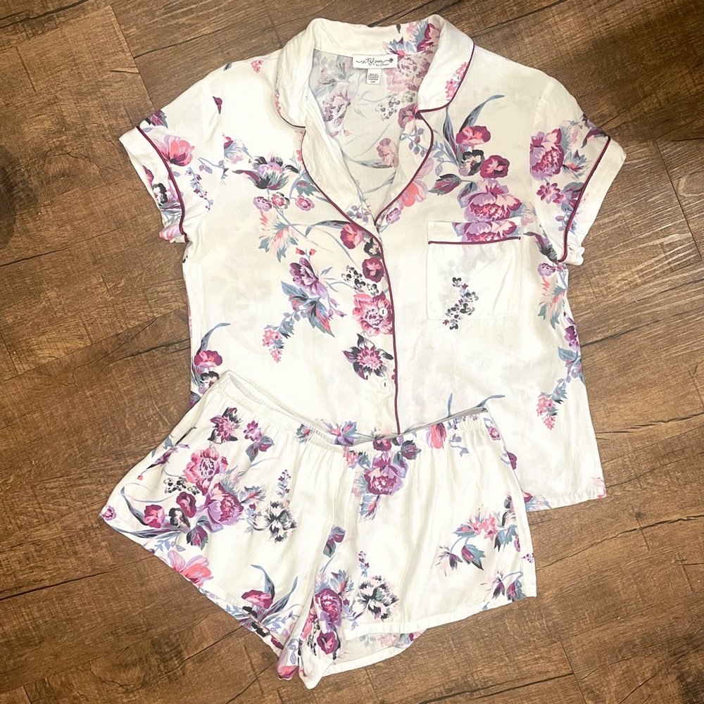 In Bloom by Jonquil Sz Large Shortie Pajama Set Pink Purple White Flowers